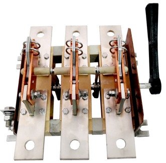 Разъединитель РЕ 19-41-311200 1000А 3Р левый с боковой рукояткой на изоляционных секциях (ИС)