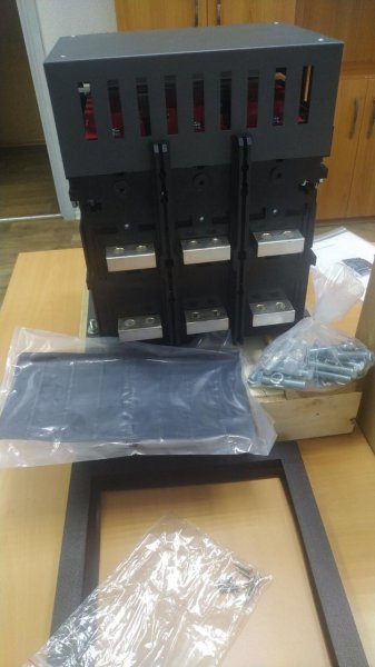 TSW8-2000F Воздушный выключатель стационарный 1000A 3P Icu=80kA In=0,4-1 напряжение 400/690В TOSUNLux