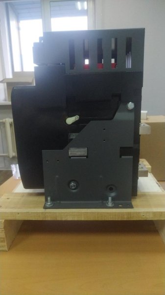 TSW8-2000F Повітряний вимикач стаціонарний RS485 TSW8-2000F 2000A 3P Icu65kA Ics50kA Ig 0,2-1In Ir 0,4-1In Isd 0,4-15In напруга 400/690В TOSUNLux