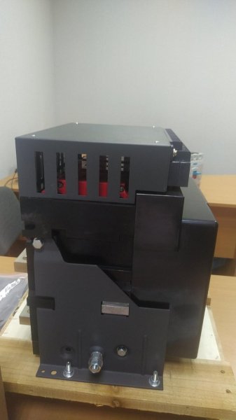 TSW8-2000F Повітряний вимикач стаціонарний RS485 TSW8-2000F 2000A 3P Icu65kA Ics50kA Ig 0,2-1In Ir 0,4-1In Isd 0,4-15In напруга 400/690В TOSUNLux