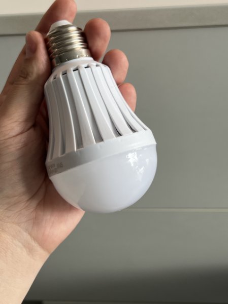 Лампа акумуляторна Е27 LED Inteligent АС9W DC3W Rib-2000 6400K 000060470