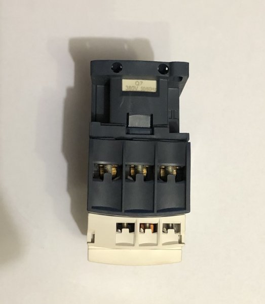 Контактор Schneider LC1D25Q7 25А котушка 380В
